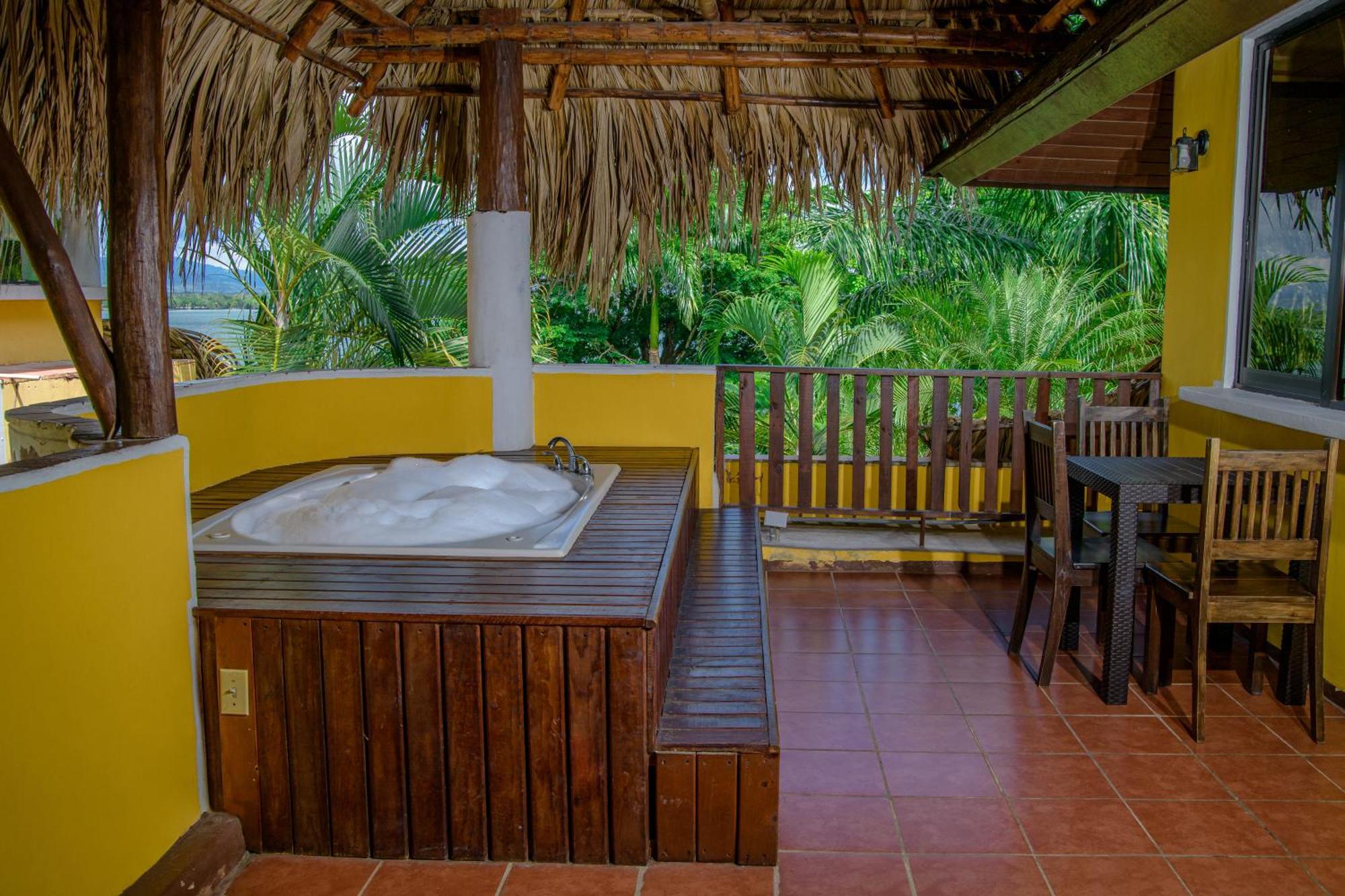 Banana Palms Hotel Rio Dulce Zewnętrze zdjęcie