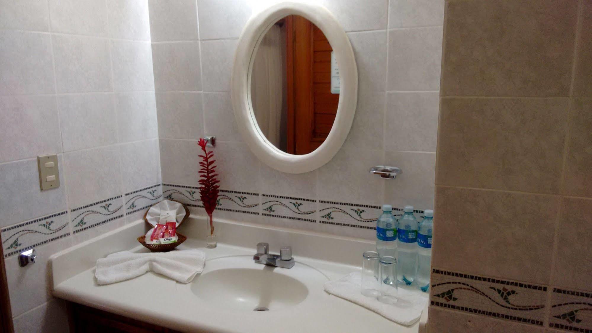Banana Palms Hotel Rio Dulce Zewnętrze zdjęcie