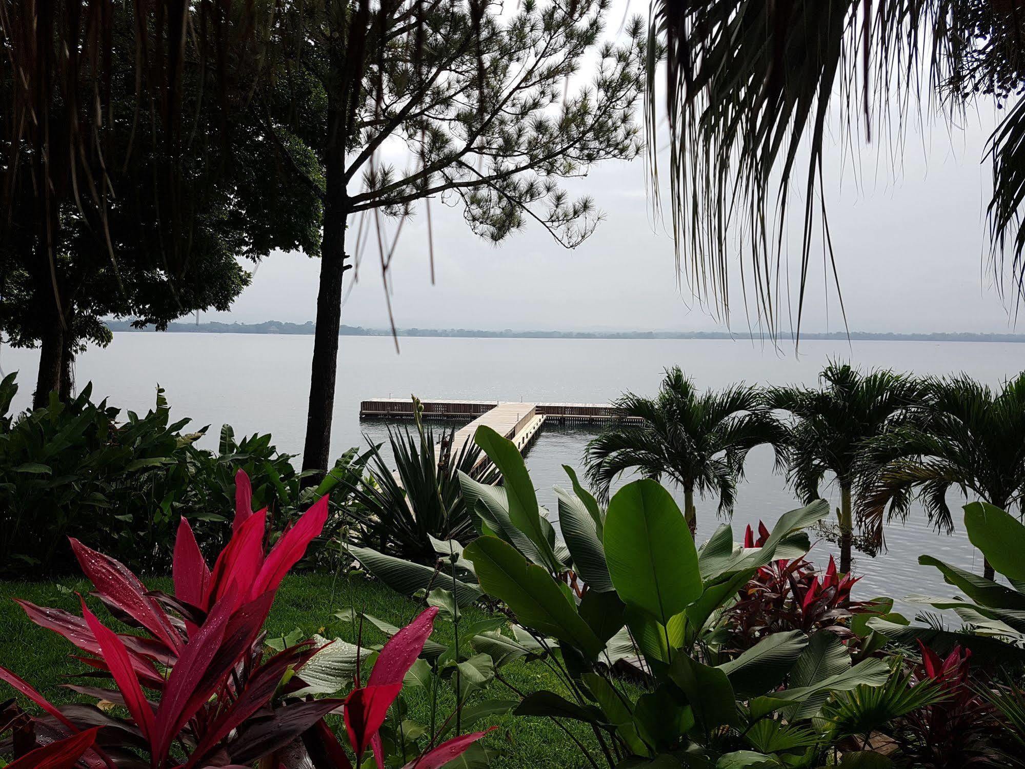 Banana Palms Hotel Rio Dulce Zewnętrze zdjęcie