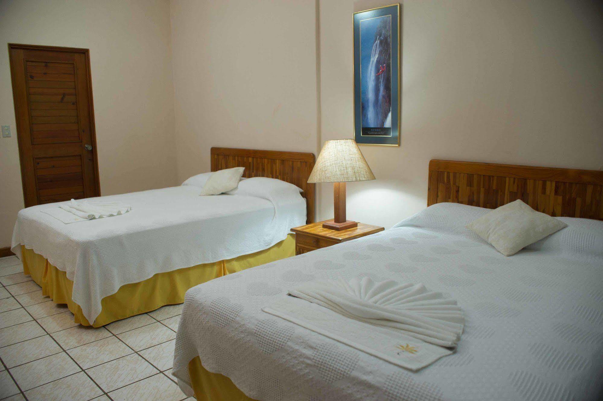 Banana Palms Hotel Rio Dulce Zewnętrze zdjęcie